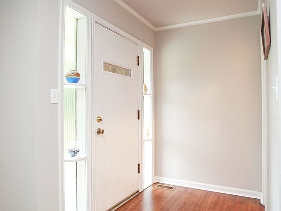 5th image of 5530 E 32nd Pl