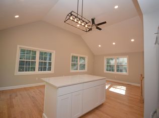 16 Oak Ln, Grantham, NH 03753