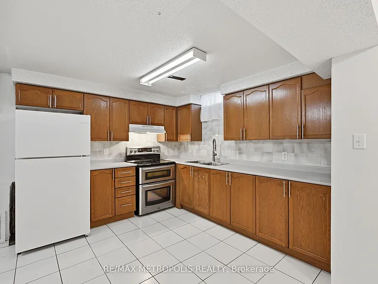 584 Strouds Ln #BASEMENT — Photo 3