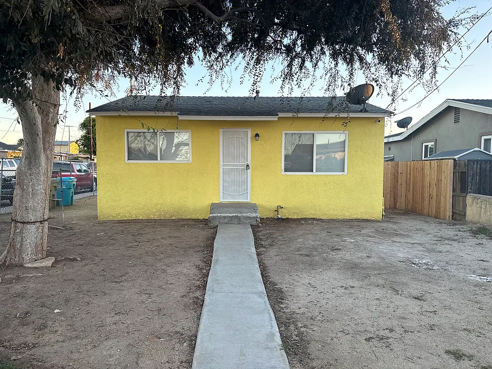 3945 Broadway