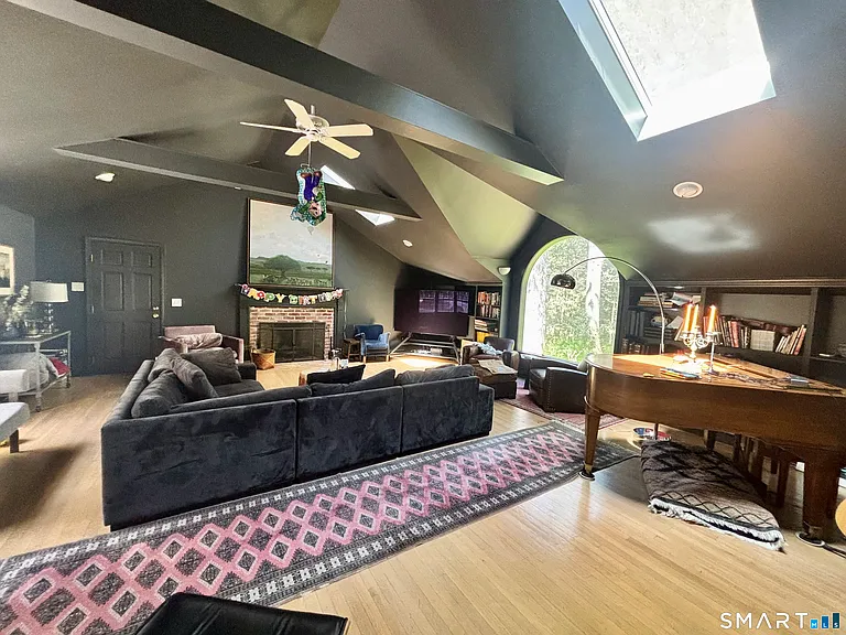 15 Timber Ln — Photo 13