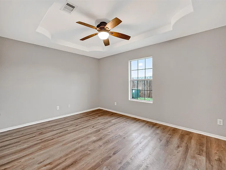 18906 Dennington Dr — Photo 26