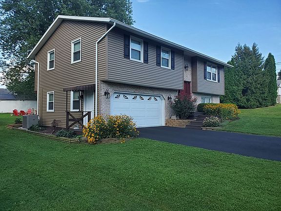 Side Porch to Garage