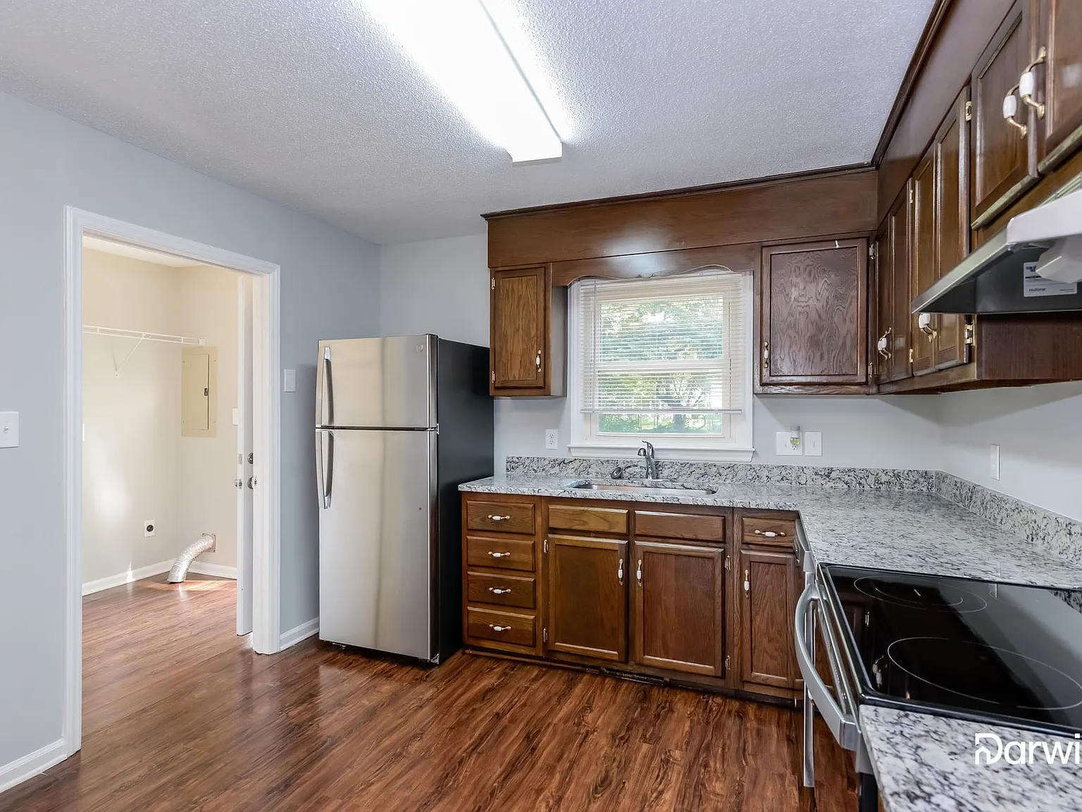 4 bed, 2.0 bath, 1558 sqft, $1,880 — Photo 3