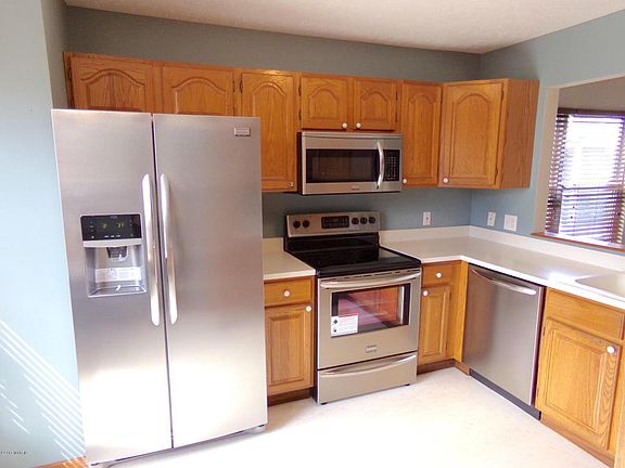 2nd image of 1430 Windcrest Ln NE