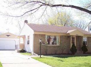 2223 Magnolia Ln, Green Bay, WI 54304