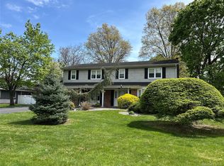 6 Harton Ct, East Northport, NY 11731