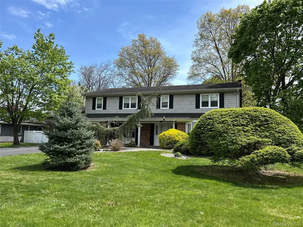 6 Harton Court, East Northport, NY 11731