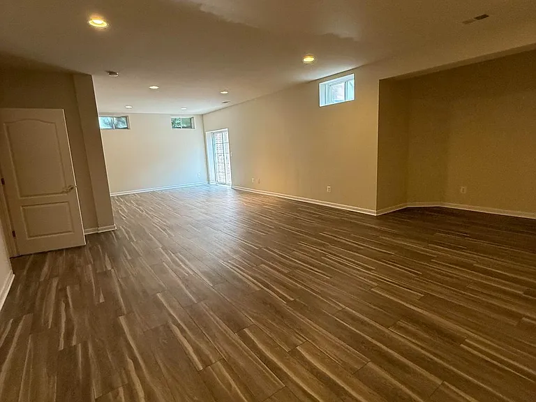 10892 Clara Barton Dr — Photo 3