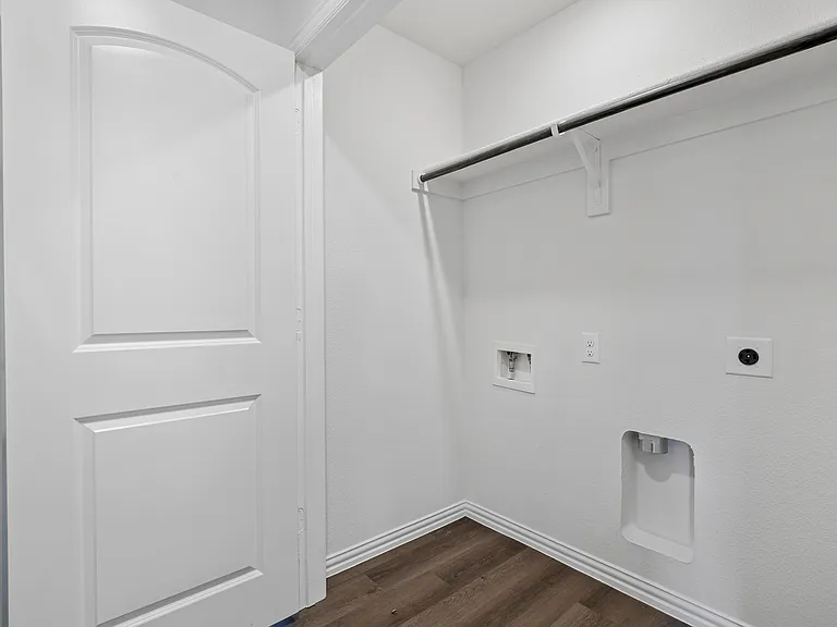 406 E Munson St — Photo 14