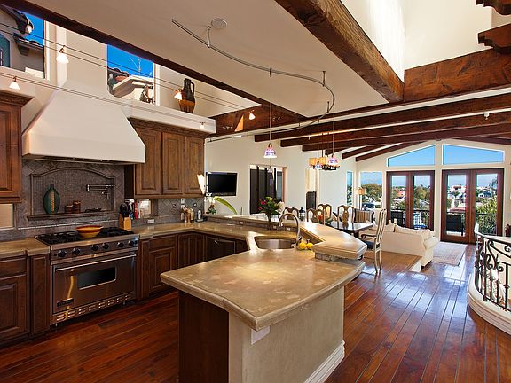 Open Concept Gourmet Kitchen