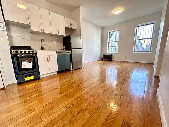 2nd image of 217 Avenue A APT 4rn