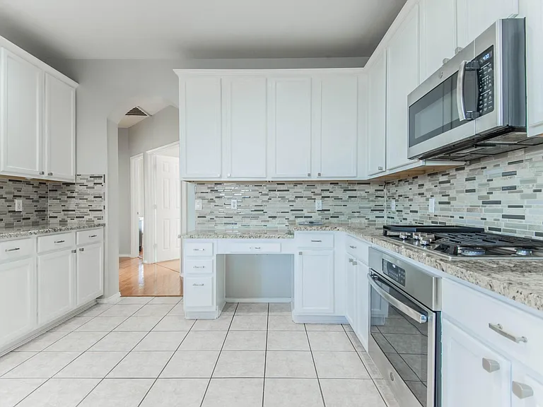 1521 Hidden Cove Ct — Photo 16