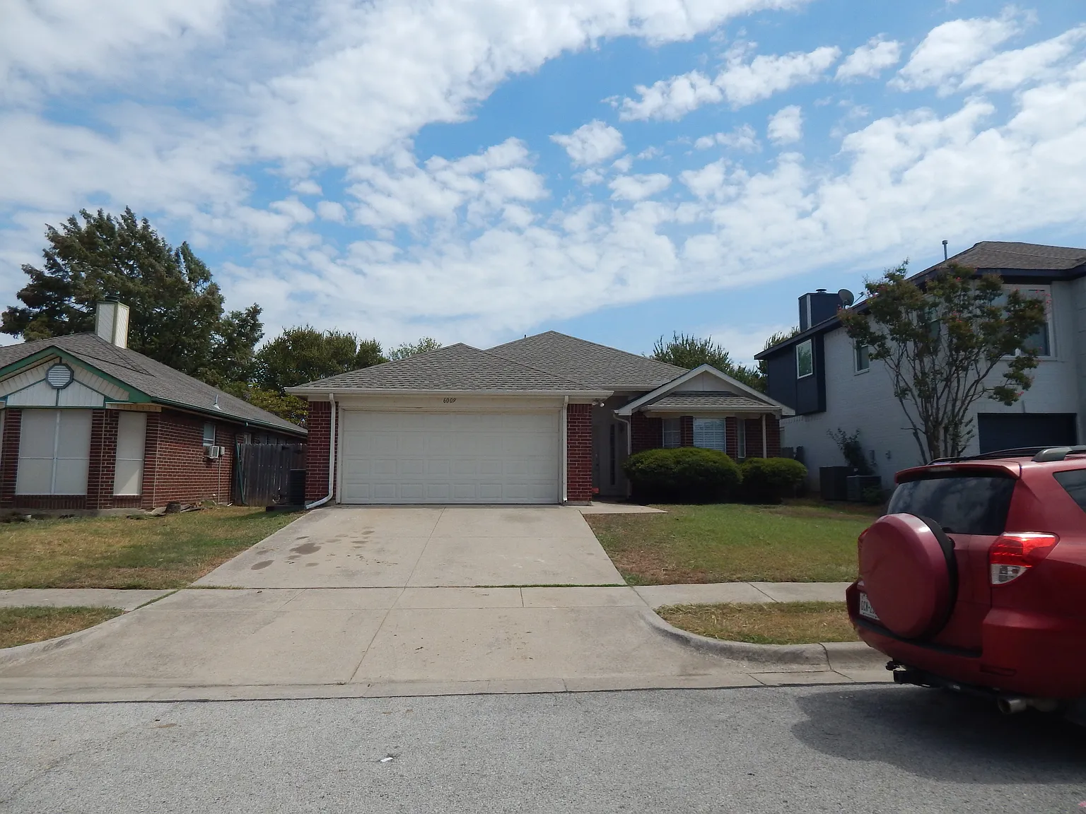 3 bed, 1436 sqft, $2,100 — Photo 1