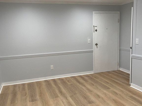 5th image of 19 Elmwood Park #2