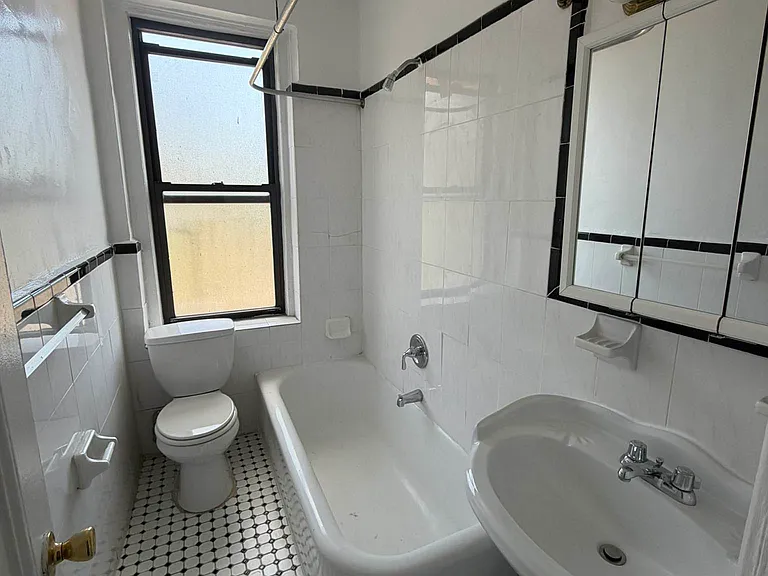 4879 Broadway #3A — Photo 12