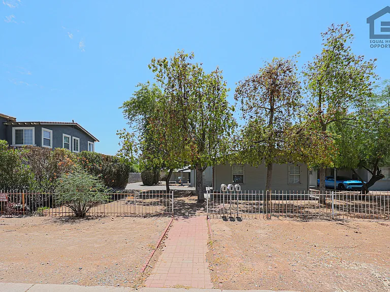 3315 E Cambridge Ave #1 — Photo 5
