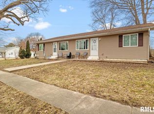 110 E Lincoln St, Edinburg, IL