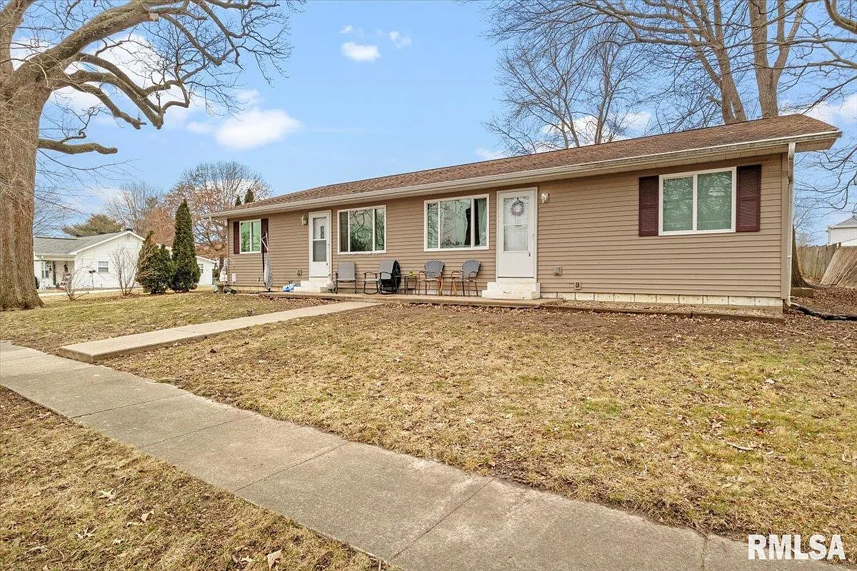110 E Lincoln St photo 1