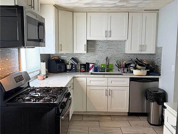 4th image of 210 Pinecrest Dr