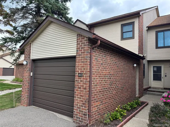 6680 Ridgefield Cir APT 102, West Bloomfield, MI 48322