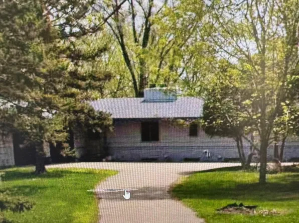 9149 Meadowview Rd, Bloomington, MN 55425