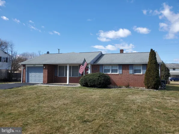 310 Laurelwood Dr, Douglassville, PA 19518