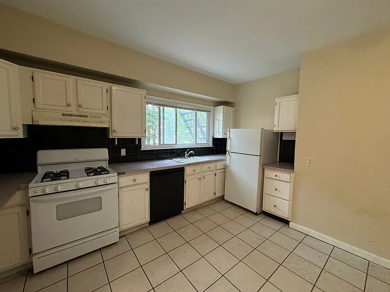 The Best Home in Brighton — Photo 10