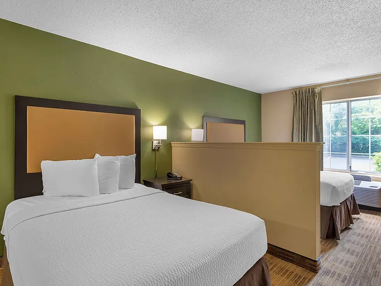 Studio Suite - 2 Full Beds