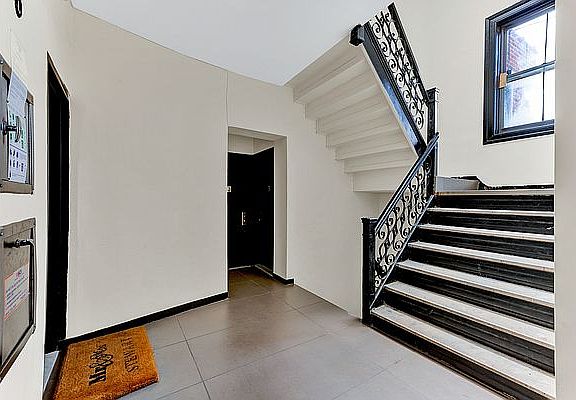 4th image of 102 Christopher St #6DD