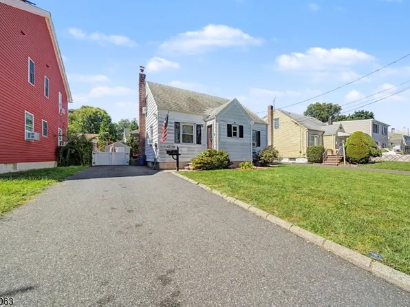 10-22 2Nd St, Fair Lawn Boro, NJ 07410