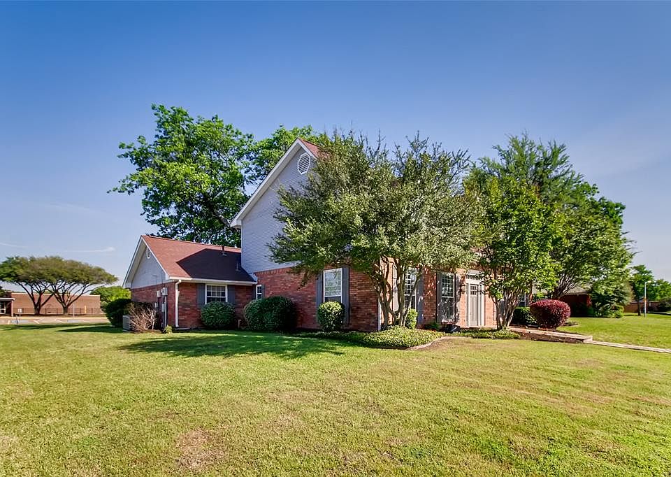 1st image of 1425 Waterford Pl