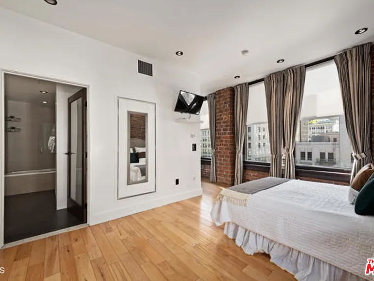 460 S Spring St #601 — Photo 10
