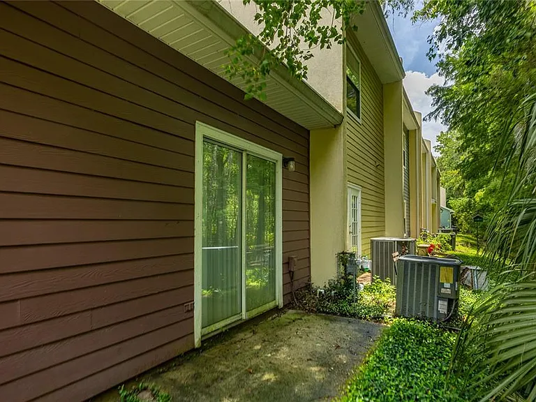 350 NW 50th Blvd #350 — Photo 24