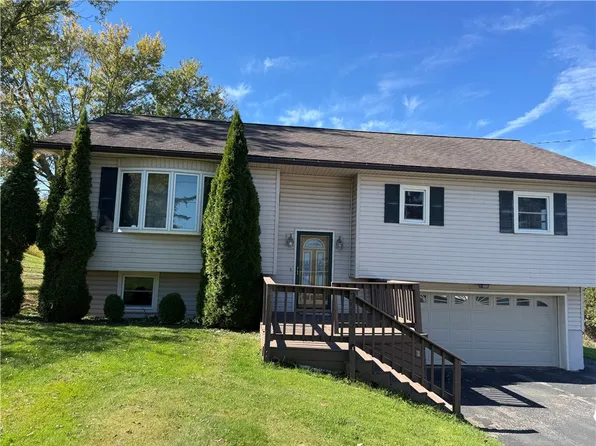 3595 Parti Dr, Cortland, NY 13045