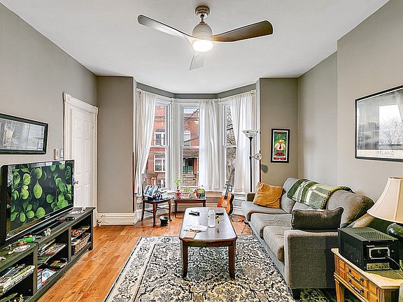 3rd image of 1611 N Wood St #1