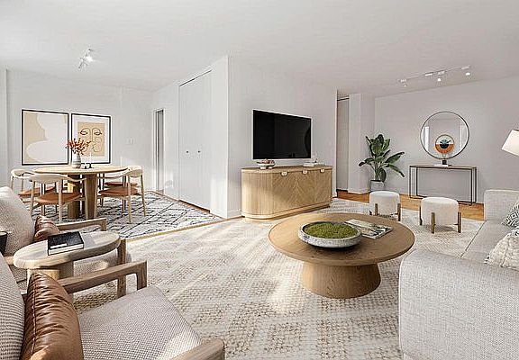 4th image of 320 E 46th St APT 31H