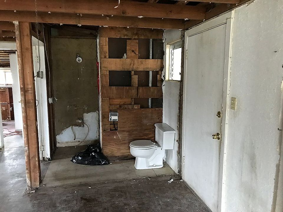 1st image of 201 Cortez Dr