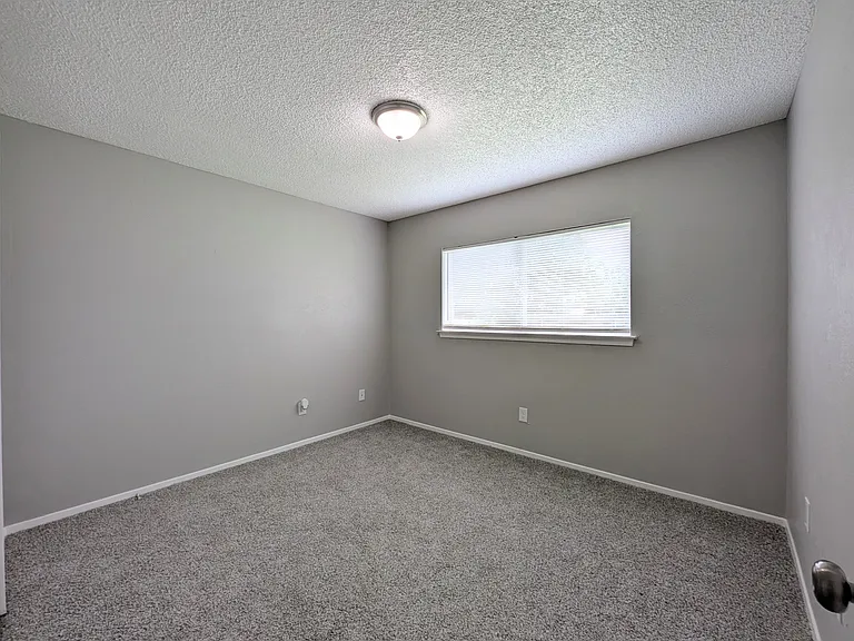 7317 Misty Meadow Dr S — Photo 12