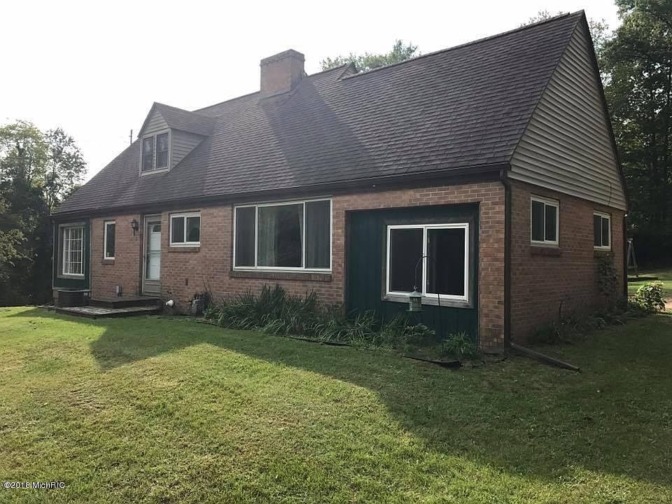1st image of 112 W Bacon St