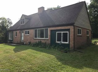 112 W Bacon St, Hillsdale, MI 49242