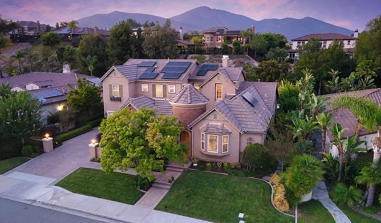 Gorgeous, peaceful neighborhood.