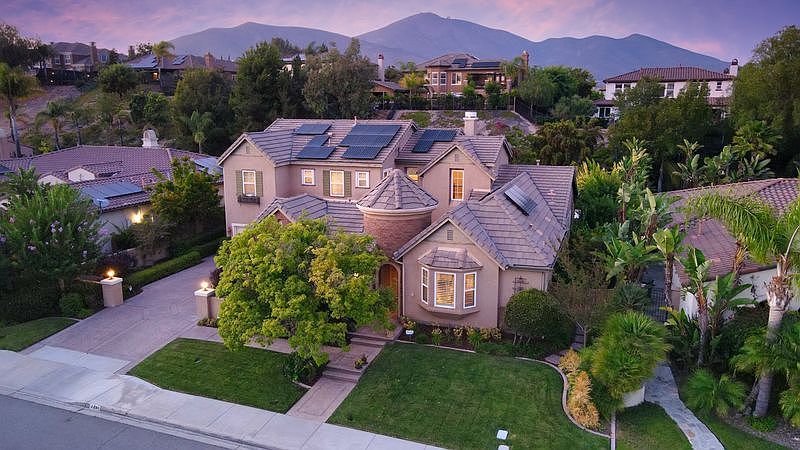 Gorgeous, peaceful neighborhood.