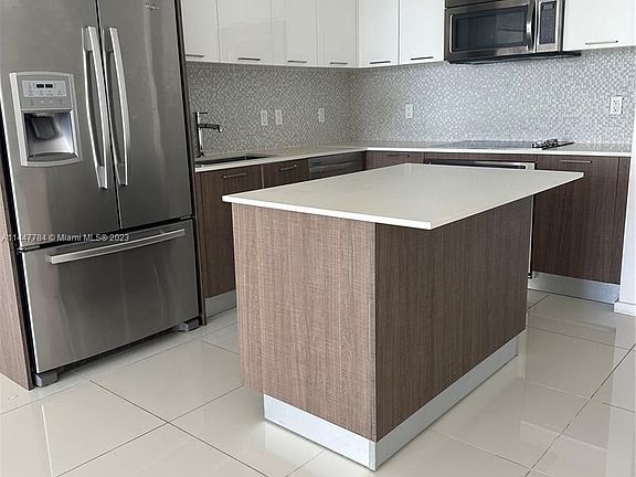 3rd image of 5300 Paseo Dr #712