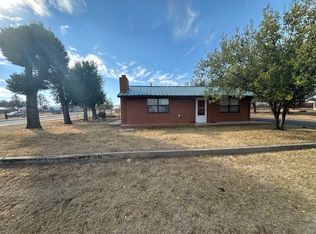 401 W 4th St, Capitan, NM 88316