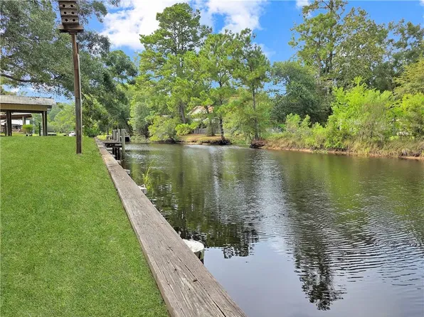 26493 Mandane Dr, Lacombe, LA 70445