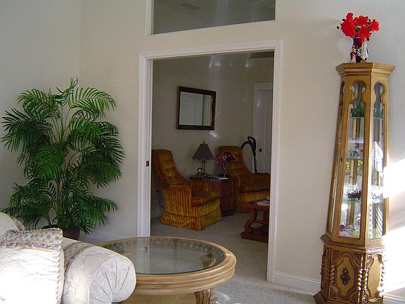 5th image of 712 Oakmont Ct