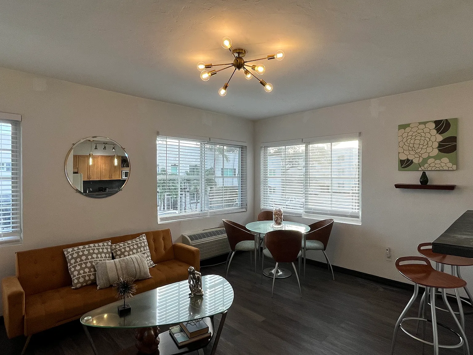 1 bed, 667 sqft, $2,400 — Photo 2
