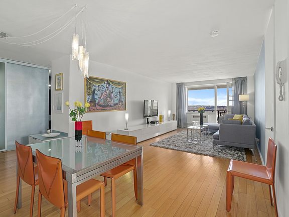 5th image of 5800 Arlington Ave APT 21C