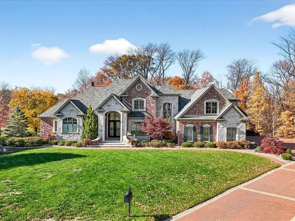 24 Muirfield Ln, Saint Louis, MO 63141